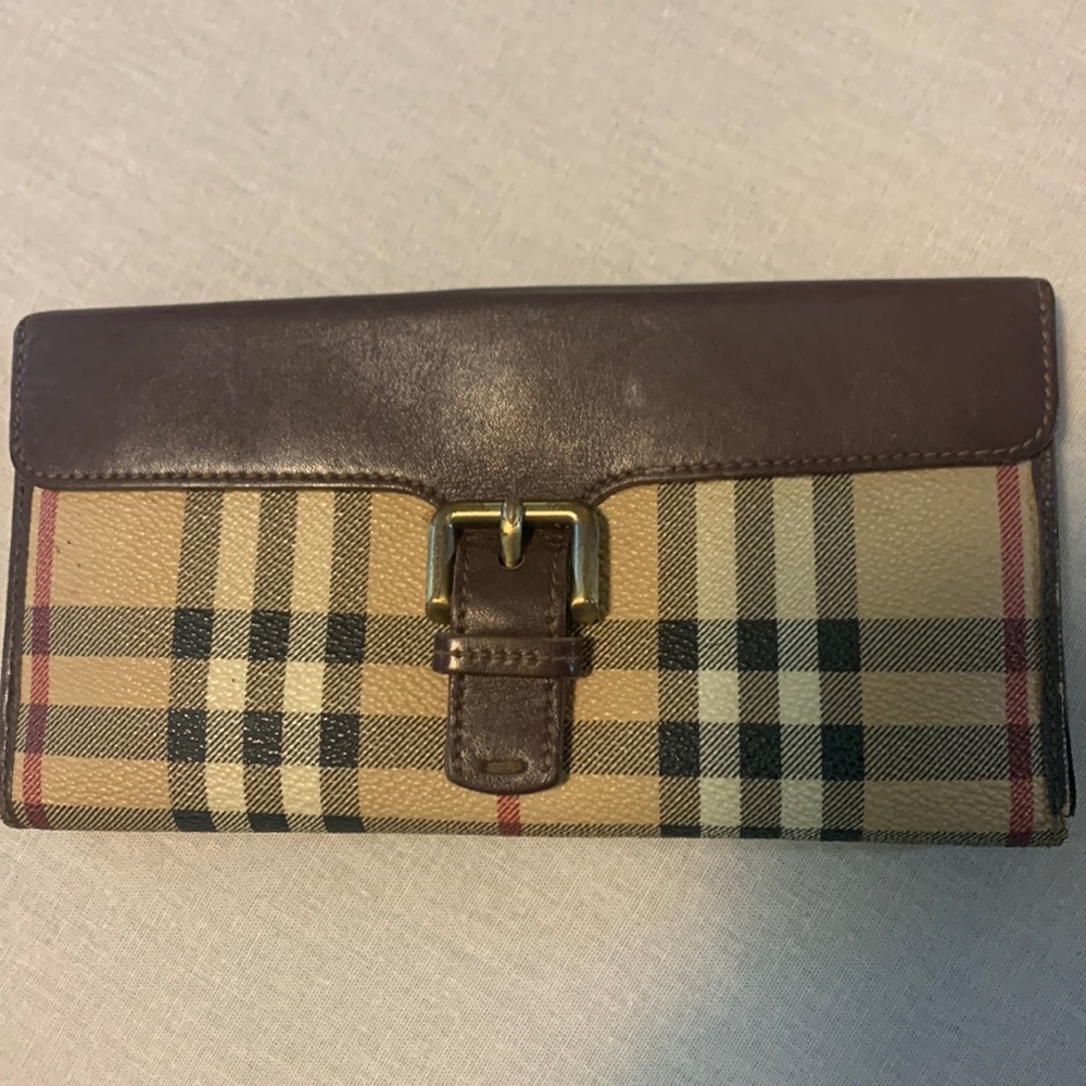 Burberry authentic check wallet